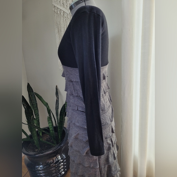 Papillon black a grey ruffle dress size medium - Picture 3 of 9